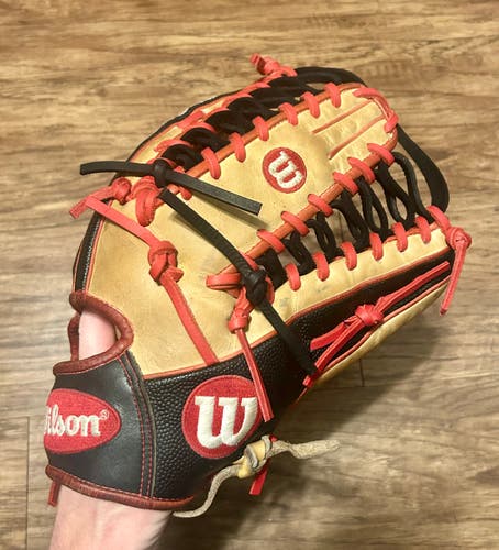 Outfield RH Wilson A2000 Baseball Glove 12.75" (Used)