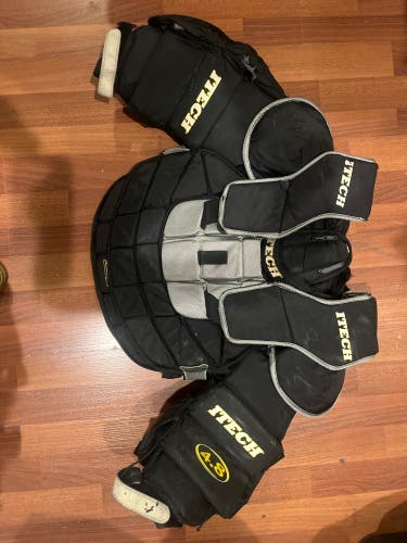 Large Itech 4.8 Goalie Chest Protector (Used)