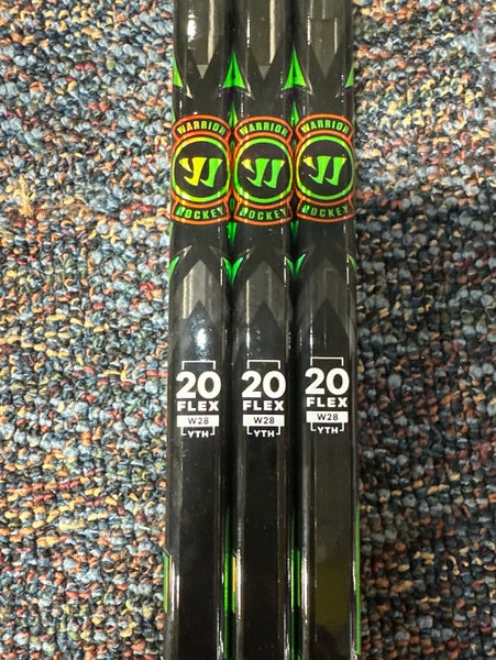 3 pack Warrior Alpha LX3 Pro Deluxe Right Handed Hockey Stick W28 20 Flex (New)
