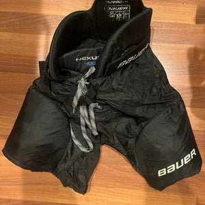 Boys Junior Small Bauer Nexus 400 Hockey Pants (Used)