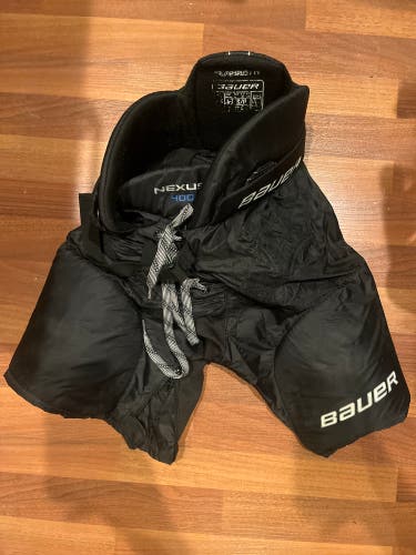 Boys Junior Small Bauer Nexus 400 Hockey Pants (Used)