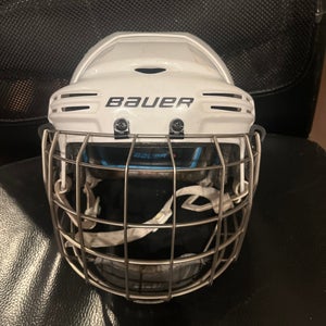 Small Bauer 7500 Helmet (Used)