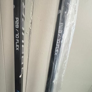 Senior Bauer Vapor Flylite Right Handed Hockey Stick P28 70 Flex (New)