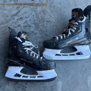 Black 2022 Bauer Supreme Mach Hockey Skates 8.5 (Used)