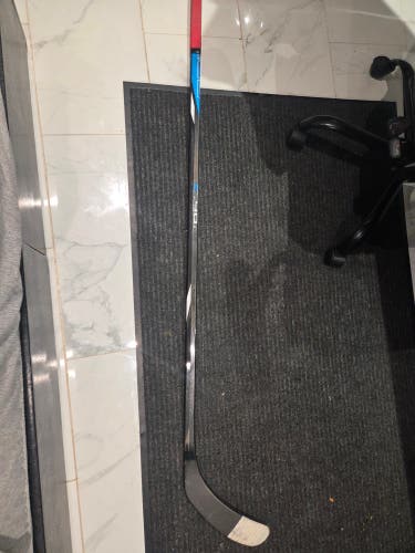 Senior Bauer Nexus E4 Right Handed Hockey Stick P92 87 Flex (Used)
