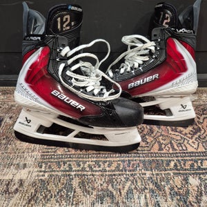 Red 2025 Bauer Vapor Flylite Hockey Skates 8 (Used)