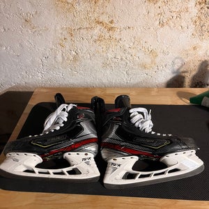 2019 Custom Bauer Vapor 2X Pro Hockey Skates 9D (Used)