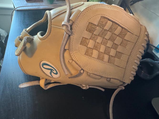 Rawlings RH Infield Heart of The Hide Softball Glove 12.5" (Used)