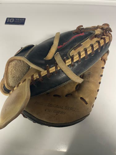All Star CM1100PRO RH Catcher's Glove (Used)
