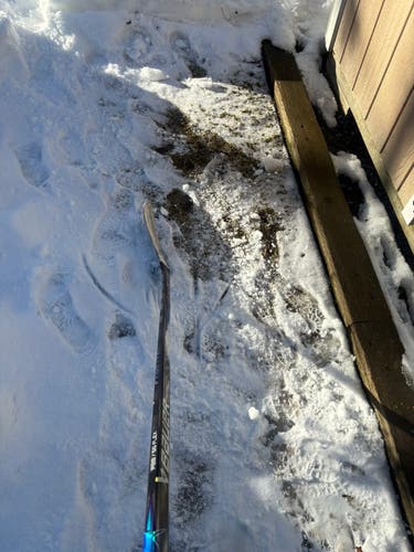 Intermediate Bauer Vapor Flylite Left Hand Hockey Stick P28 55 Flex (Used)