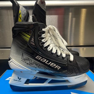 Bauer Vapor Hyperlite2 Hockey Skates NCAA Pro Stock Size 4 FIT 1 238mm (New)
