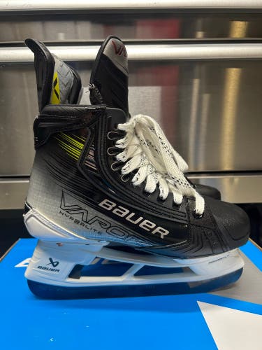 Bauer Vapor Hyperlite2 Hockey Skates NCAA Pro Stock Size 4 FIT 1 238mm (New)