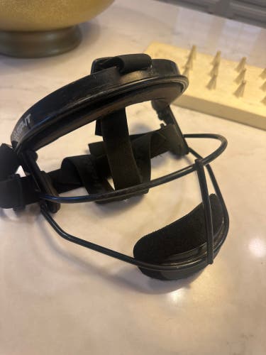 Rip-It Defense Youth Softball Fielder’s Mask Size 24 Black Protective Face Guard