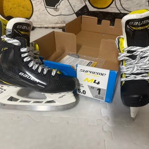 New Intermediate Bauer Supreme M4 Hockey Skates - Size 5 - Fit 1