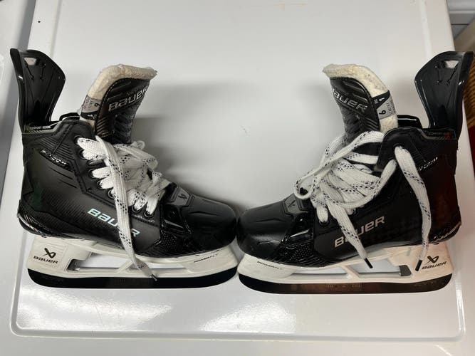 Bauer Supreme Shadow Hockey Skates Size 6 (Used)