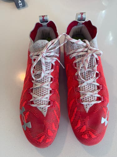 Red Men's Size M 12.5 (W 13.5) Adult Under Armour Low Top Molded Cleats (Used)