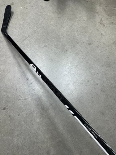 65 Flex P92 Intermediate Warrior Convert QR5T Right Hand Hockey Stick (New) Pro Stock