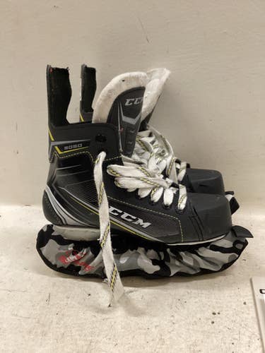 Used CCM TACKS 9050 Junior Hockey Skate Junior 03 11725-S000498787