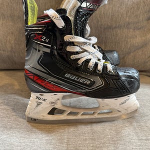 2019 Bauer Vapor X2.9 Hockey Skates Wide Width Size 1.5 (Used)
