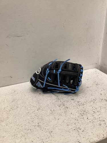 Wilson A950 BB/SB Glove RH Throw Black 12 1/2" 11443-S000203407