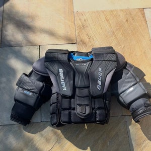 Small 2023 Bauer Elite Goalie Chest Protector Pro Stock (Used)
