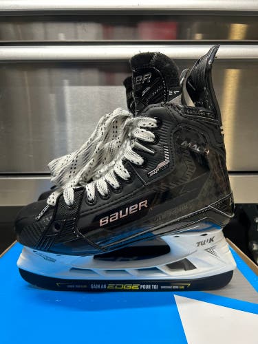 Bauer Supreme Mach Hockey Skates NCAA Pro Stock Size 4 FIT 1 238mm (New)