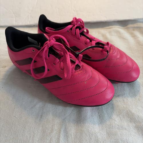 Girls Junior Size 4 Pink Adidas Soccer Cleats.
