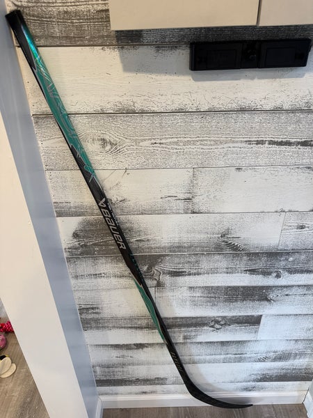 Intermediate Bauer Vapor Flylite Hockey Stick p92 55 flex