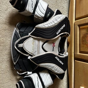 Small Bauer Vapor X900 Goalie Chest Protector (Used)