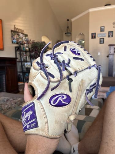 2023 Rawlings Heart of the Hide RH Pitcher's Baseball Glove 11.75" (Used)