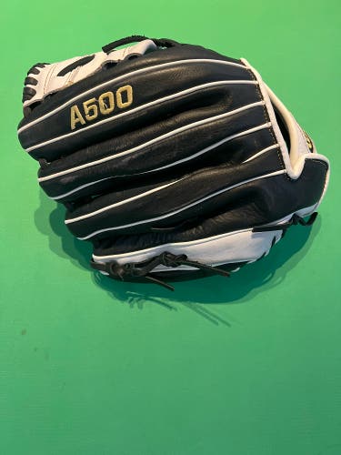 Wilson A500 RH Baseball Glove | 12"