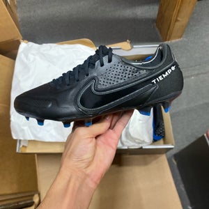 Black Men's Size M 7.5 (W 8.5) Nike Tiempo legend Molded Cleats Cleats (New)