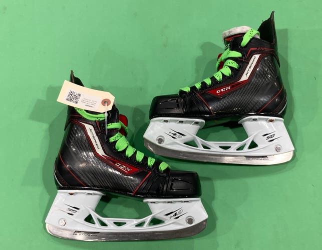 Used Junior CCM JetSpeed 270 Hockey Skates Size 1.5 | GREAT CONDITION