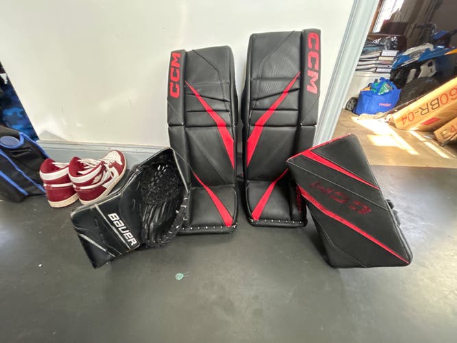 26"+1 CCM EFlex 6.5 Goalie Leg Pads with blocker and Bauer gsx glove (Used)
