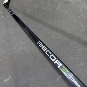 CCM Trigger 2PMT Pro Stock Hockey Stick 90 Flex Right P90M 6385