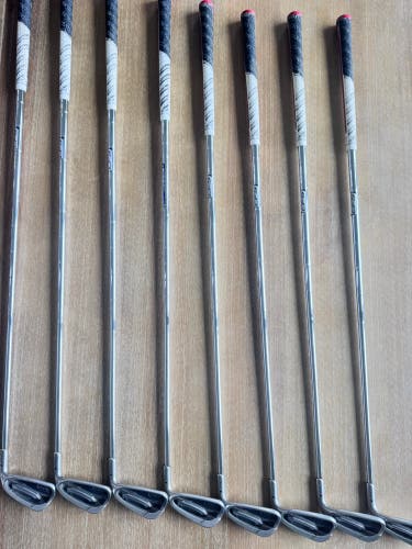 Men's 2013 Ping G25 Right Handed Iron Set Regular Flex (8 Clubs) #4 - #9, PW, GW (Used)