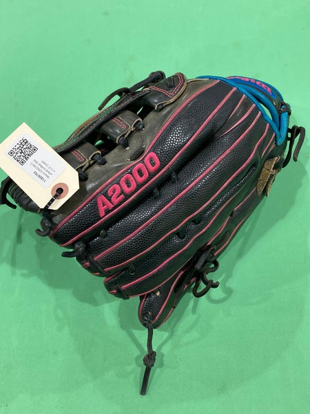 Used Wilson A2000 SP 135 Right Hand Throw Softball Glove 13.5"