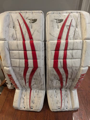 34" Vaughn Velocity V7 Pro Carbon XF Goalie Leg Pads (Used)