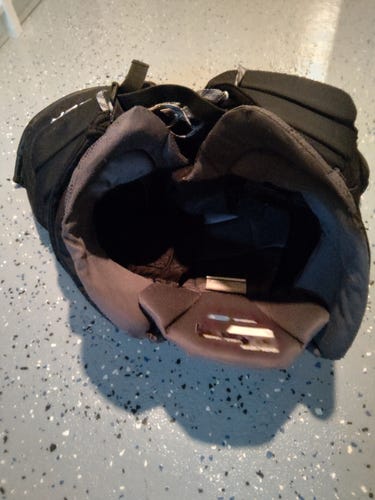 Intermediate Large 2023 Bauer Elite Hockey Goalie Pants (Used)