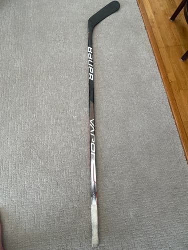Intermediate Bauer Vapor Hyperlite Right Handed Hockey Stick P92M 65 Flex (Used)
