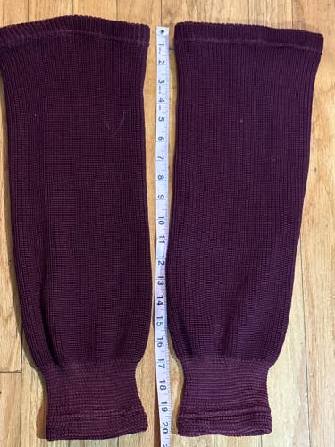 Maroon Youth Small Knit Socks (Used)
