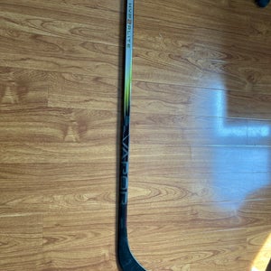 Bauer Vapor Hyperlite 2 Hockey Stick – 87 Flex – P88– Lightly Used – Great Condition