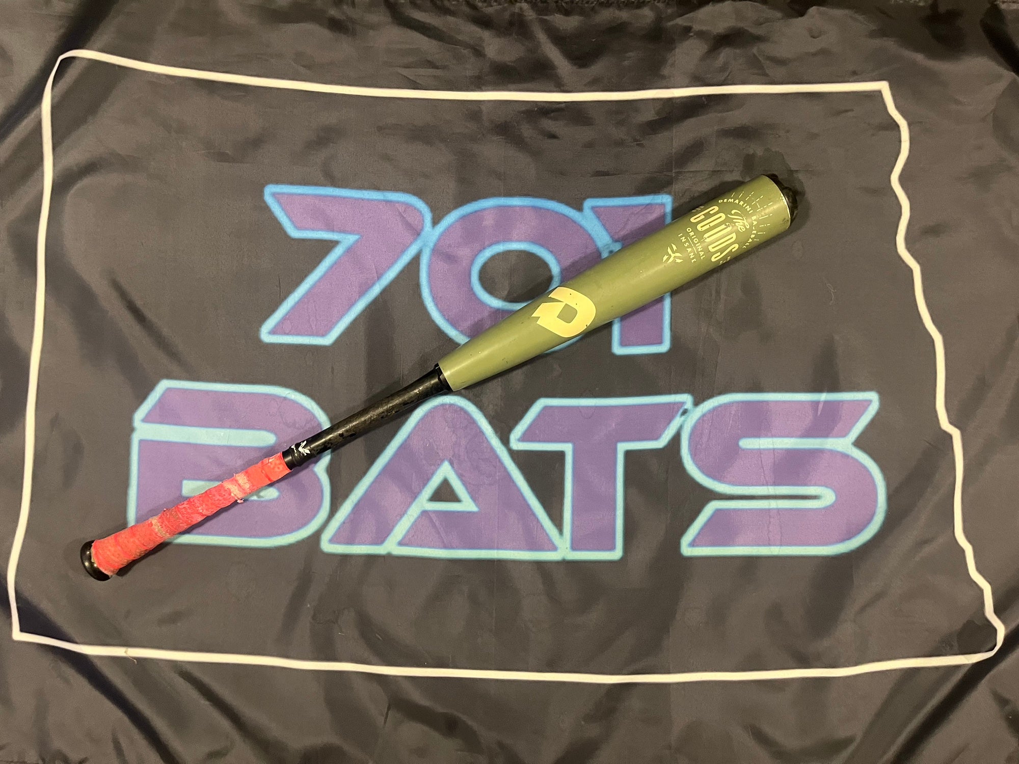 Batte DeMarini The Goods 2021 BBCOR 33 Pouces / 30 Onces (-3) – Adulte NCAA