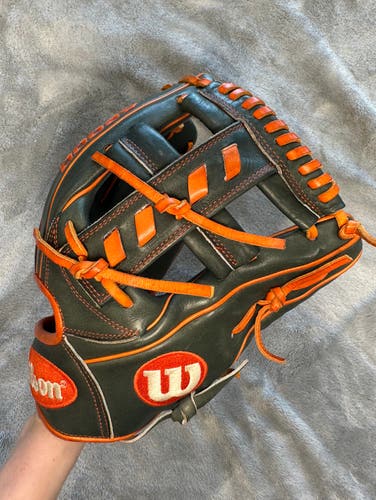 Blue Adult Wilson A2000 Jose Altuve Pro Spec I RH Infield Baseball Glove 11.5" (Used)