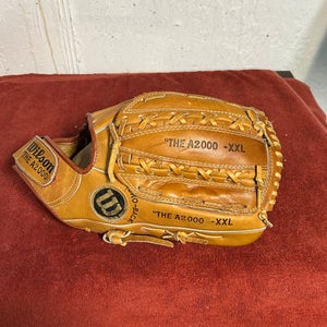Wilson A2000 XXL RHT Softball Glove