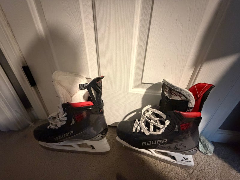 2023 Bauer Vapor X5 Pro Hockey Skates 6.5 (Used)