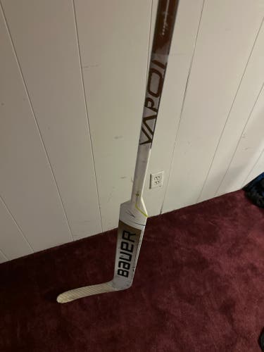 Senior Bauer Vapor Hyperlite Full Right Goalie Stick 25" Paddle Pro Stock (Used)