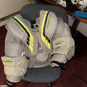 Small 2018 Vaughn VE8 Pro Carbon Goalie Chest Protector Pro Stock (Used)