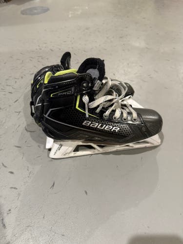 Bauer Pro Hockey Goalie Skates Size 5.5 (Used)