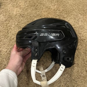 Medium Bauer Re-Akt 150 Helmet (Used)